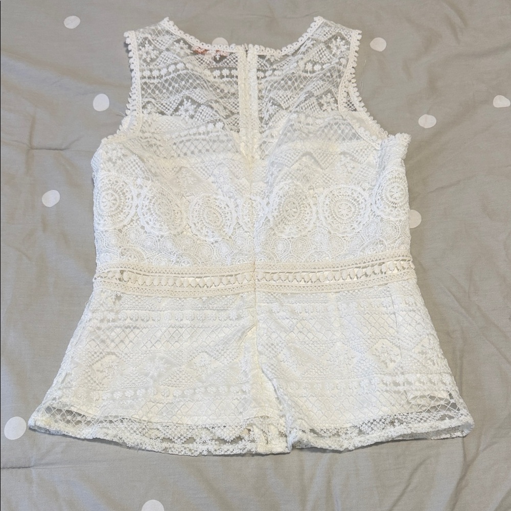 NWOT Skies Are Blue White Lace Sleeveless Peplum Tank - Picture 3 of 3